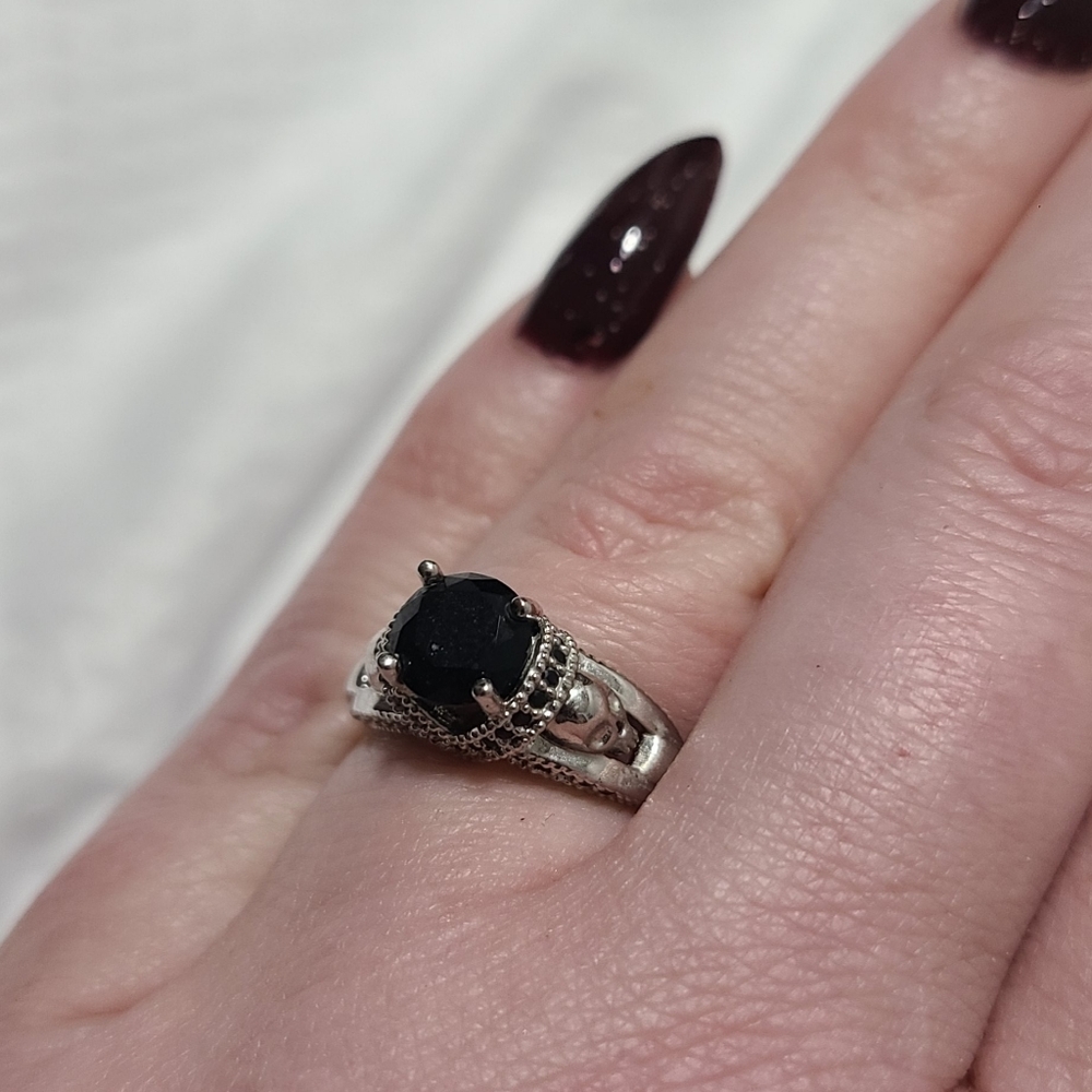Obsidian skull ring size 7 Silver
